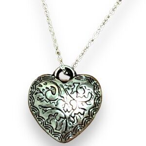 Silver Tone Ornate 0.5” Heart Pendant On 10” Chain